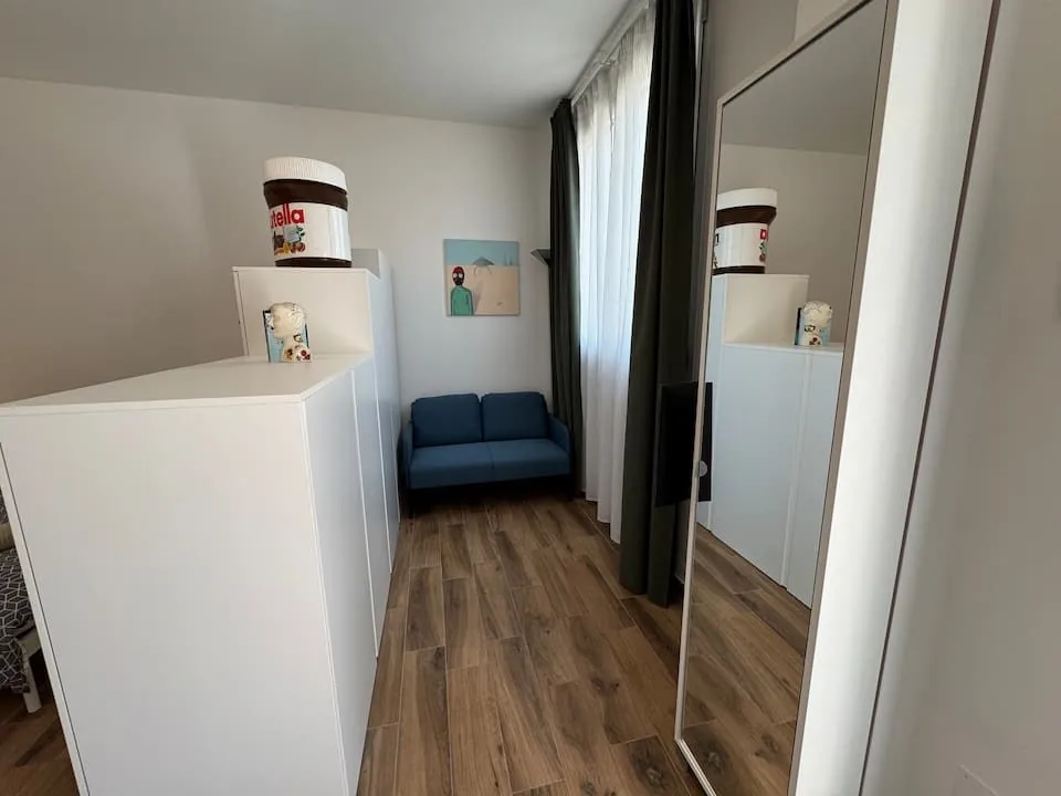 Blue — appartamento arredato a Milano — zona giorno