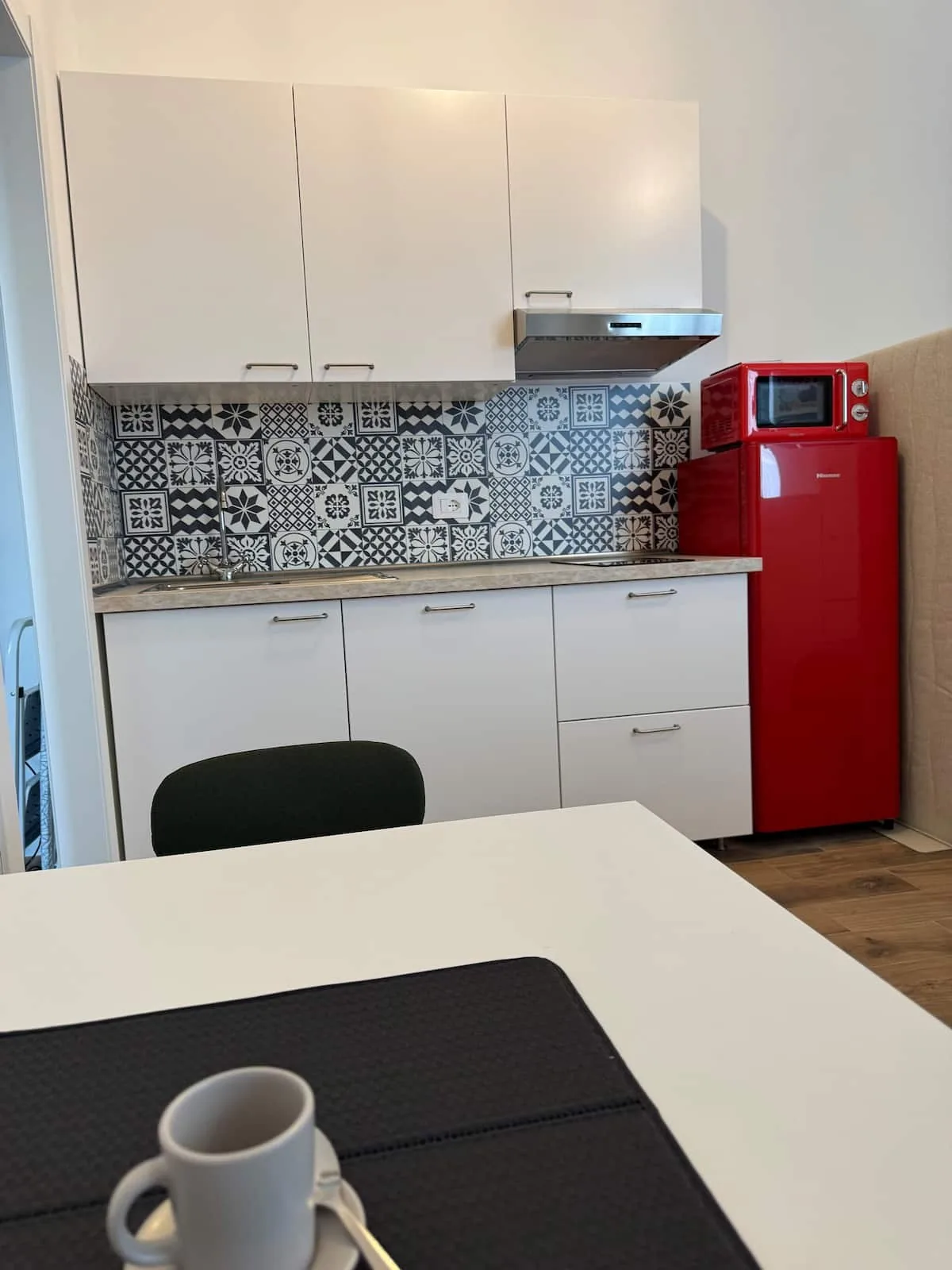 Blue — appartamento arredato a Milano — cucina