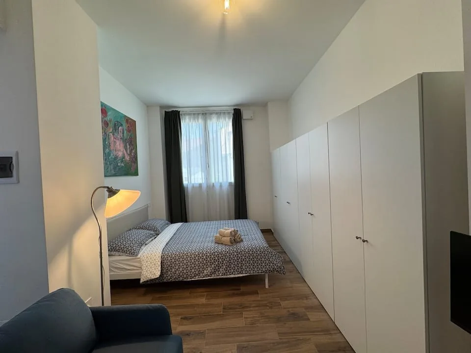 Orange — appartamento arredato a Milano — camera da letto