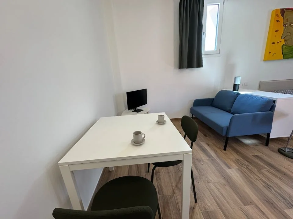 Terrace — möblierte Wohnung in Mailand — Essbereich